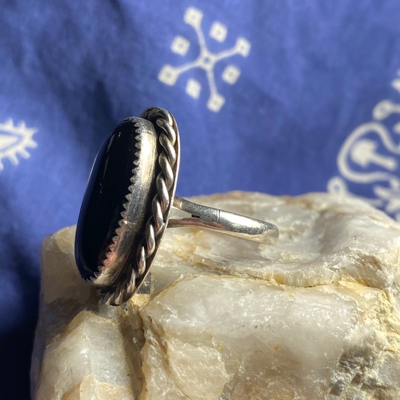 Vintage Sterling and Black Onyx Ring - Picture 2 of 4
